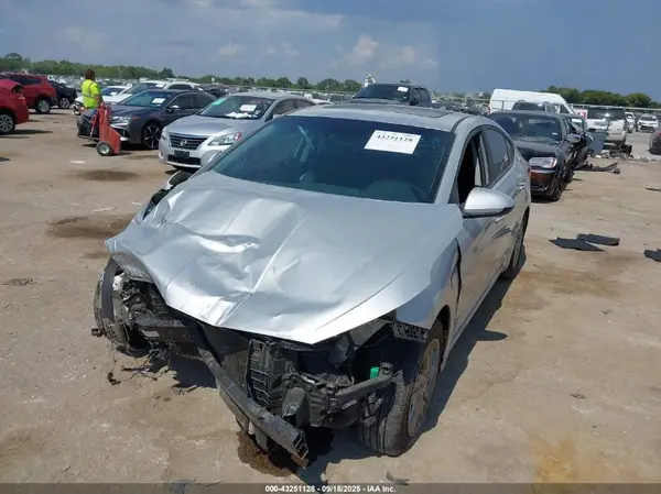 5NPD84LF4KH450404 2019 HYUNDAI ELANTRA - Image 2