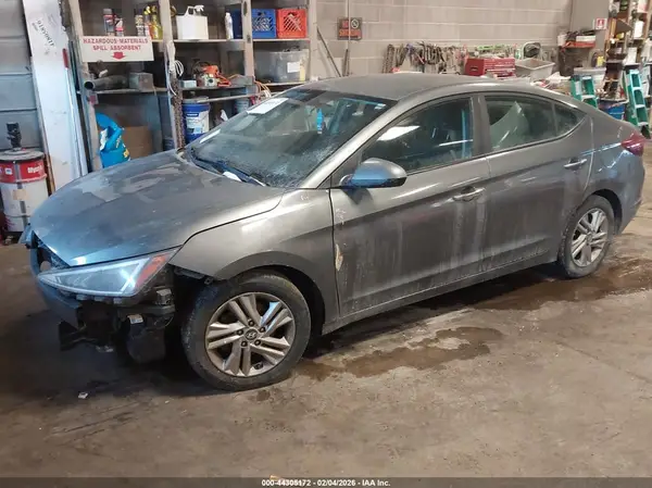 5NPD84LF4KH460057 2019 HYUNDAI ELANTRA - Image 2