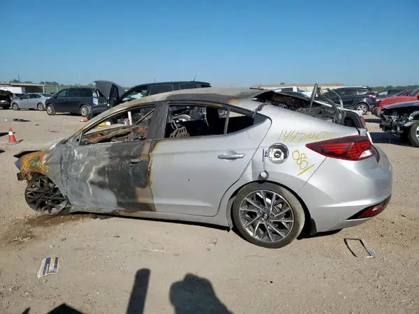 5NPD84LF4KH470801 2019 HYUNDAI ELANTRA - Image 2