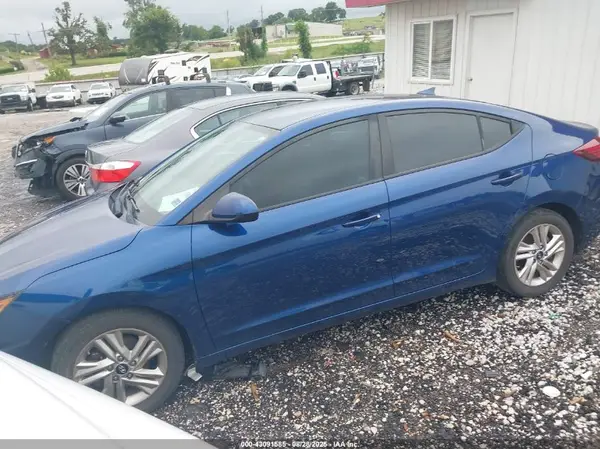 5NPD84LF4KH486982 2019 HYUNDAI ELANTRA - Image 2
