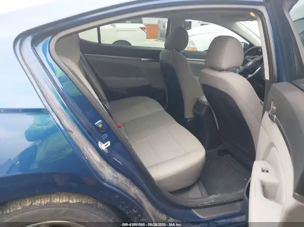 5NPD84LF4KH486982 2019 HYUNDAI ELANTRA - Image 8