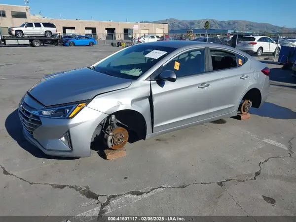 5NPD84LF4LH596285 2020 HYUNDAI ELANTRA - Image 2
