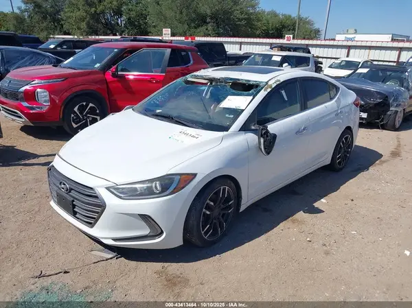 5NPD84LF5HH000558 2017 HYUNDAI ELANTRA - Image 2