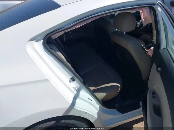 5NPD84LF5HH000558 2017 HYUNDAI ELANTRA - Image 8