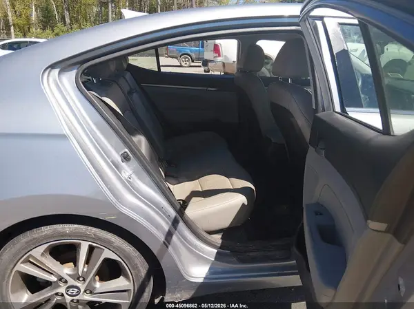 5NPD84LF5HH001063 2017 HYUNDAI ELANTRA - Image 8