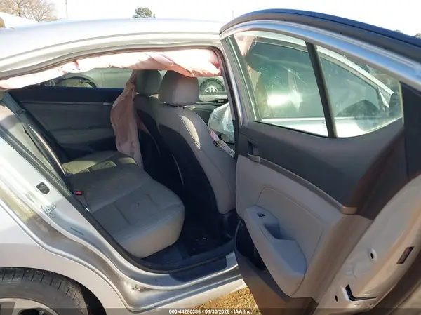 5NPD84LF5HH004903 2017 HYUNDAI ELANTRA - Image 8