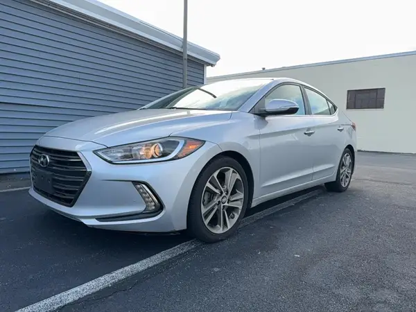 5NPD84LF5HH009809 2017 HYUNDAI ELANTRA - Image 2