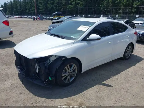 5NPD84LF5HH011933 2017 HYUNDAI ELANTRA - Image 2