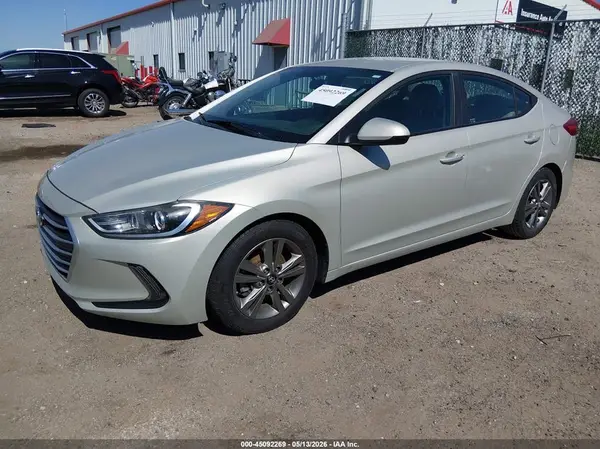 5NPD84LF5HH014055 2017 HYUNDAI ELANTRA - Image 2