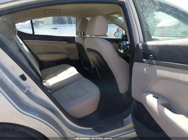 5NPD84LF5HH014055 2017 HYUNDAI ELANTRA - Image 8