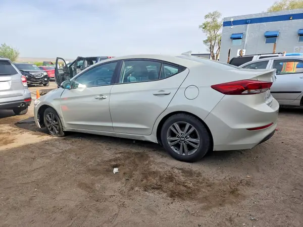 5NPD84LF5HH017036 2017 HYUNDAI ELANTRA - Image 2