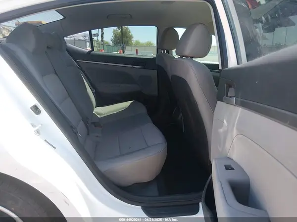 5NPD84LF5HH024911 2017 HYUNDAI ELANTRA - Image 8