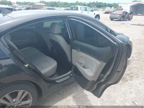5NPD84LF5HH025718 2017 HYUNDAI ELANTRA - Image 8