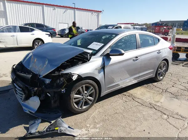 5NPD84LF5HH032295 2017 HYUNDAI ELANTRA - Image 2