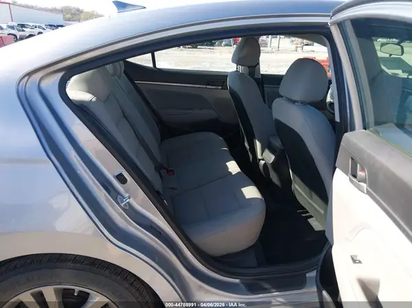 5NPD84LF5HH032295 2017 HYUNDAI ELANTRA - Image 8
