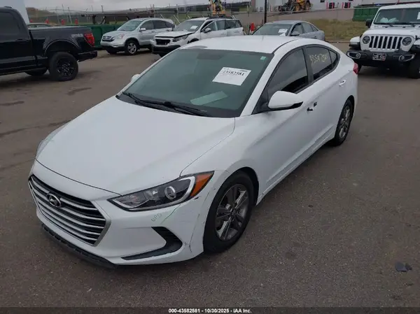 5NPD84LF5HH035567 2017 HYUNDAI ELANTRA - Image 2