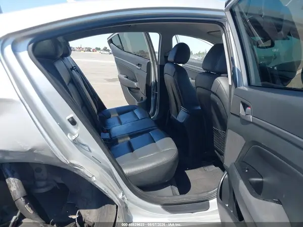 5NPD84LF5HH038310 2017 HYUNDAI ELANTRA - Image 8