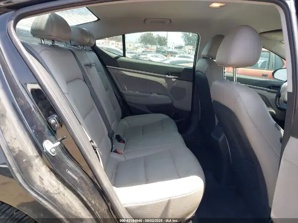 5NPD84LF5HH045564 2017 HYUNDAI ELANTRA - Image 8