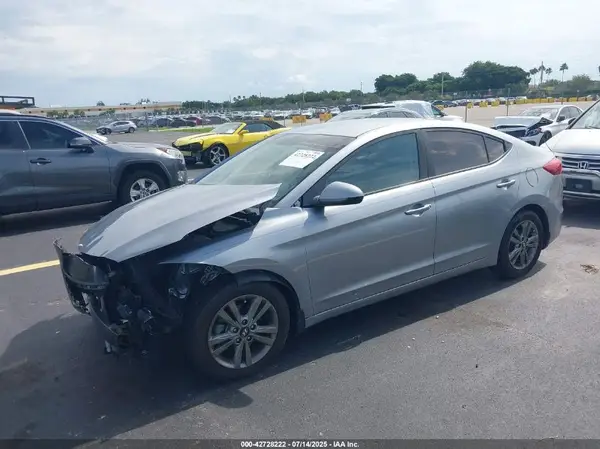 5NPD84LF5HH054667 2017 HYUNDAI ELANTRA - Image 2