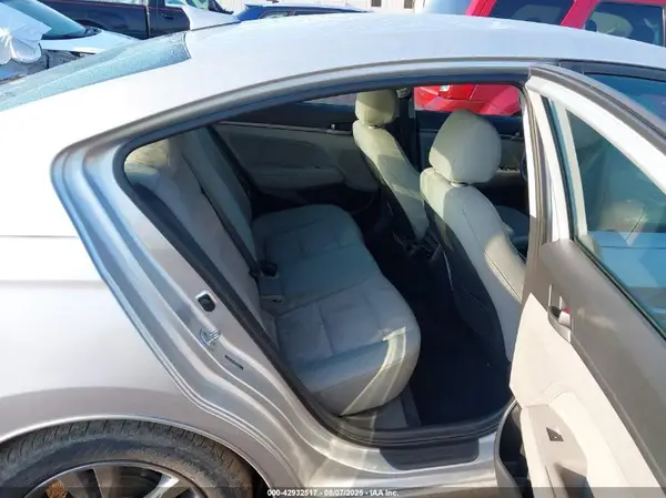 5NPD84LF5HH056144 2017 HYUNDAI ELANTRA - Image 8