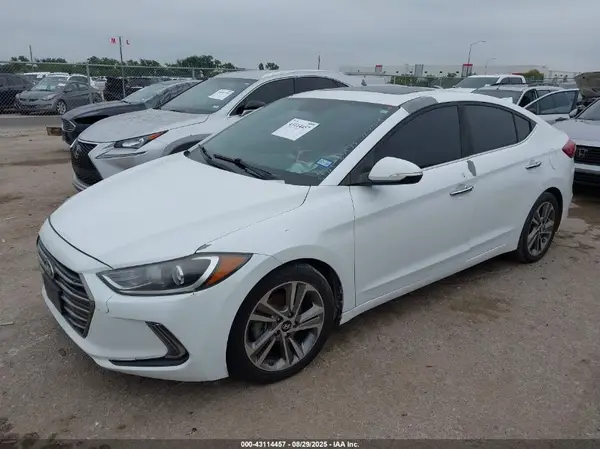 5NPD84LF5HH061084 2017 HYUNDAI ELANTRA - Image 2