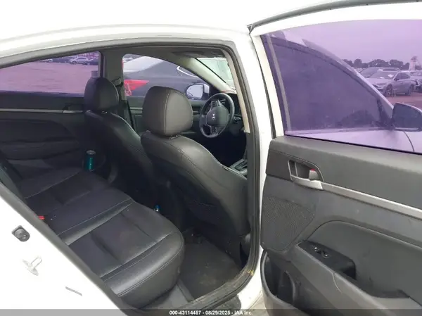 5NPD84LF5HH061084 2017 HYUNDAI ELANTRA - Image 8