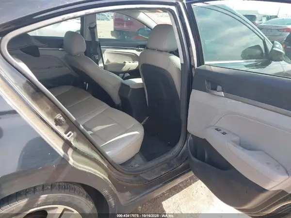 5NPD84LF5HH064373 2017 HYUNDAI ELANTRA - Image 8
