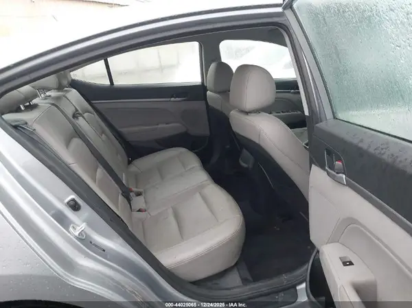 5NPD84LF5HH065796 2017 HYUNDAI ELANTRA - Image 8