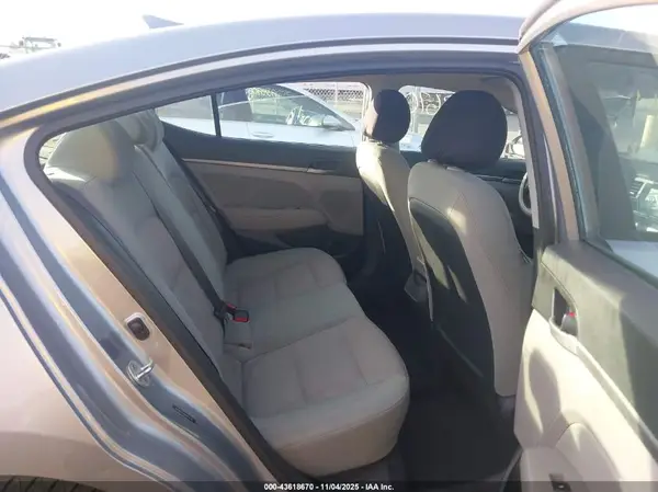 5NPD84LF5HH067645 2017 HYUNDAI ELANTRA - Image 8