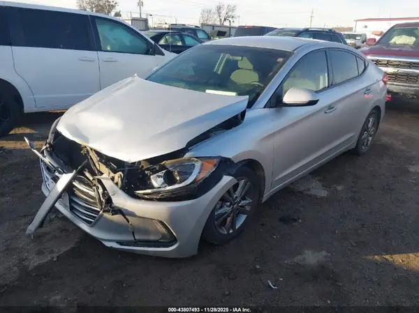 5NPD84LF5HH067824 2017 HYUNDAI ELANTRA - Image 2