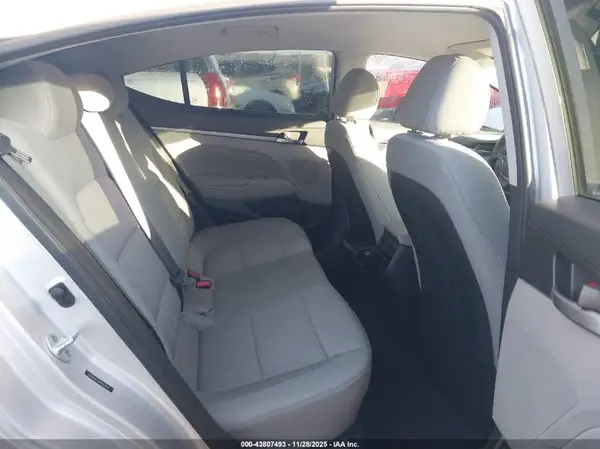 5NPD84LF5HH067824 2017 HYUNDAI ELANTRA - Image 8