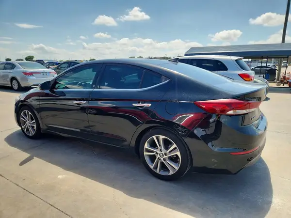5NPD84LF5HH068763 2017 HYUNDAI ELANTRA - Image 2