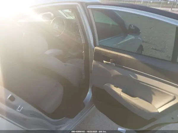 5NPD84LF5HH079455 2017 HYUNDAI ELANTRA - Image 8