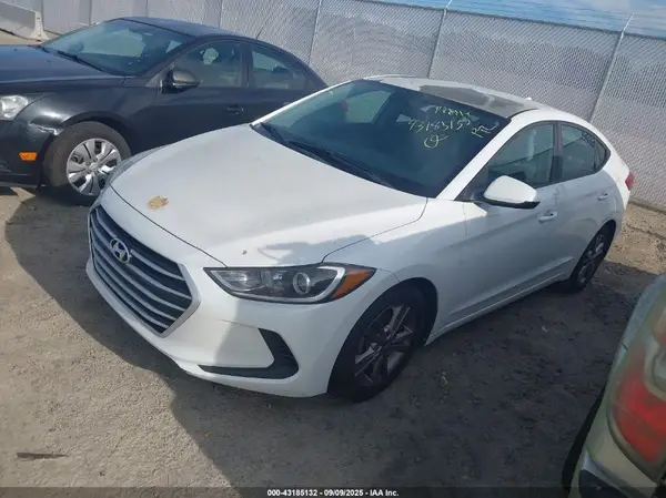 5NPD84LF5HH080184 2017 HYUNDAI ELANTRA - Image 2