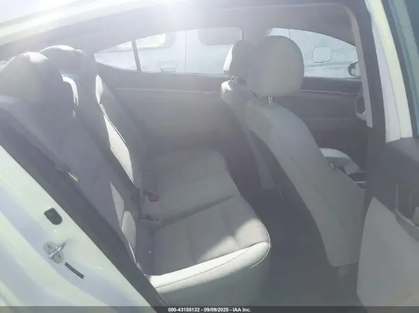 5NPD84LF5HH080184 2017 HYUNDAI ELANTRA - Image 8