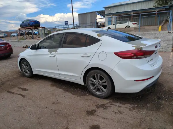 5NPD84LF5HH083151 2017 HYUNDAI ELANTRA - Image 2
