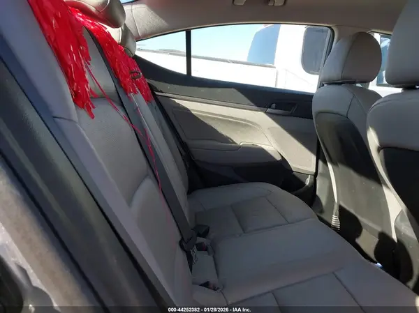 5NPD84LF5HH093047 2017 HYUNDAI ELANTRA - Image 8