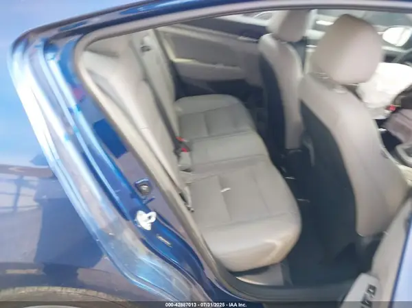 5NPD84LF5HH097924 2017 HYUNDAI ELANTRA - Image 8