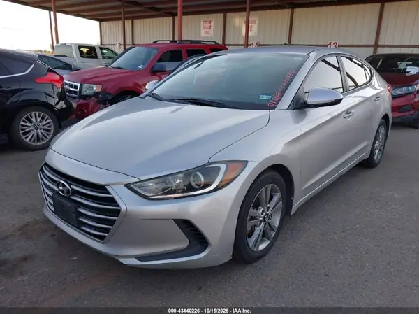 5NPD84LF5HH098751 2017 HYUNDAI ELANTRA - Image 2