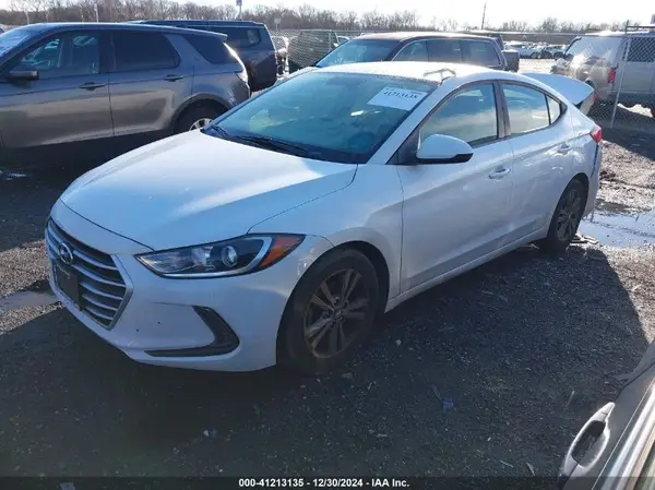 5NPD84LF5HH109117 2017 HYUNDAI ELANTRA - Image 2