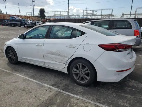 5NPD84LF5HH117640 2017 HYUNDAI ELANTRA - Image 2