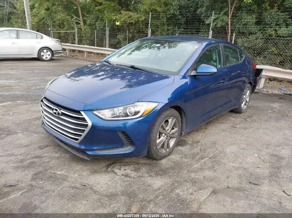 5NPD84LF5HH117945 2017 HYUNDAI ELANTRA - Image 2
