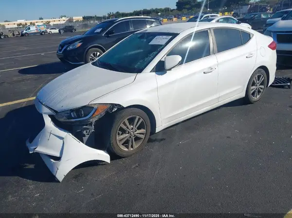 5NPD84LF5HH118805 2017 HYUNDAI ELANTRA - Image 2