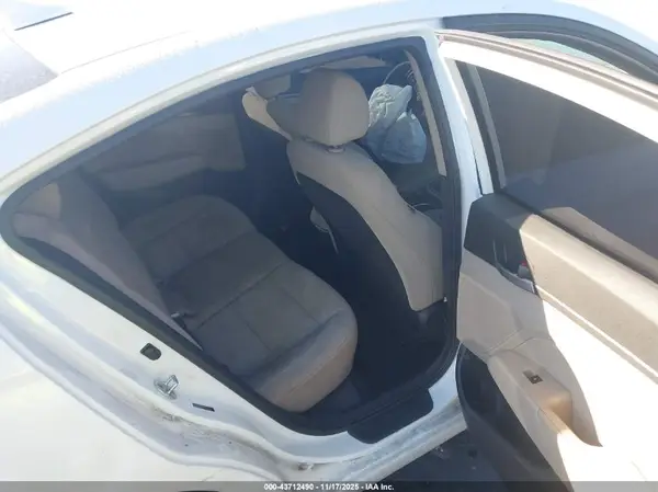 5NPD84LF5HH118805 2017 HYUNDAI ELANTRA - Image 8