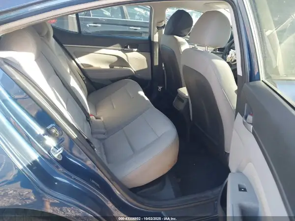 5NPD84LF5HH122689 2017 HYUNDAI ELANTRA - Image 8