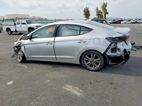 5NPD84LF5HH124572 2017 HYUNDAI ELANTRA - Image 2