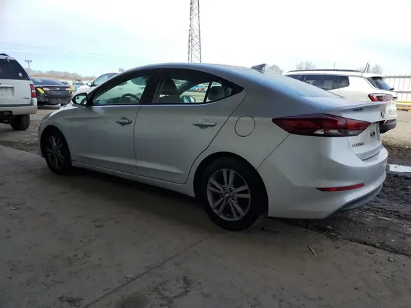 5NPD84LF5HH134955 2017 HYUNDAI ELANTRA - Image 2