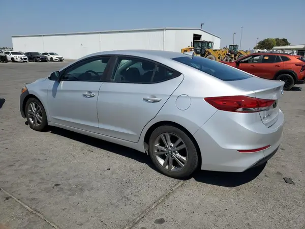5NPD84LF5HH137354 2017 HYUNDAI ELANTRA - Image 2