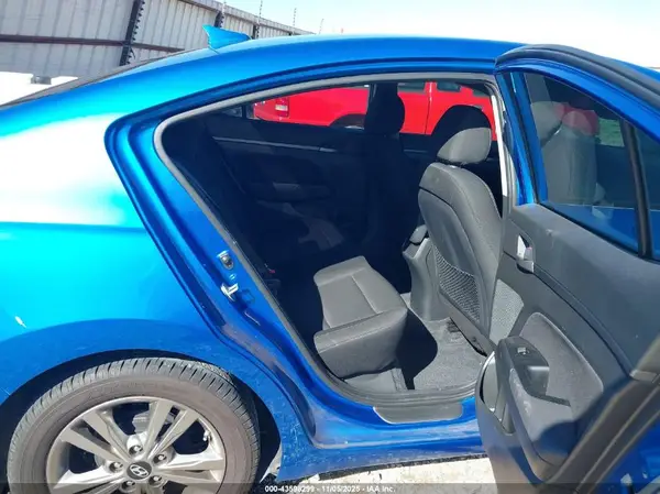 5NPD84LF5HH156440 2017 HYUNDAI ELANTRA - Image 8