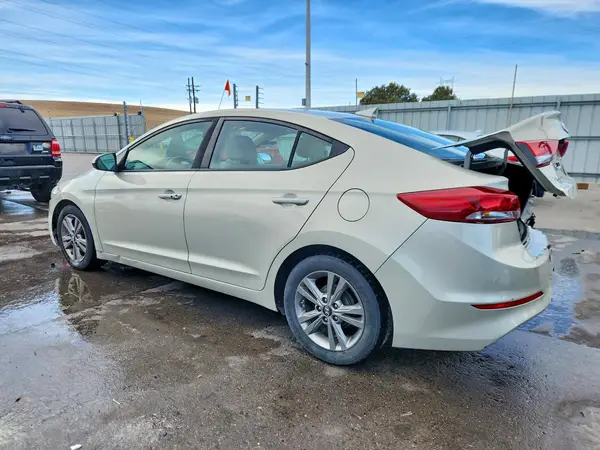 5NPD84LF5HH161380 2017 HYUNDAI ELANTRA - Image 2
